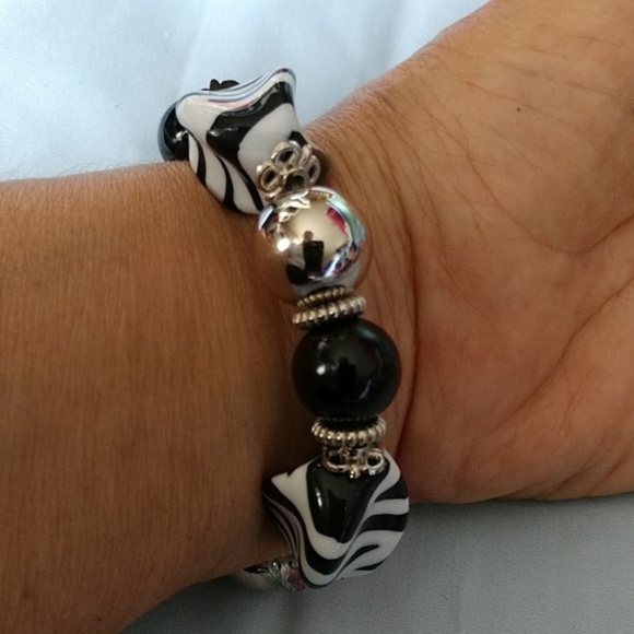 Host Pick!!! Zebra Stripe Stretch Bracelet Black White/Silver NWT - Picture 3 of 10